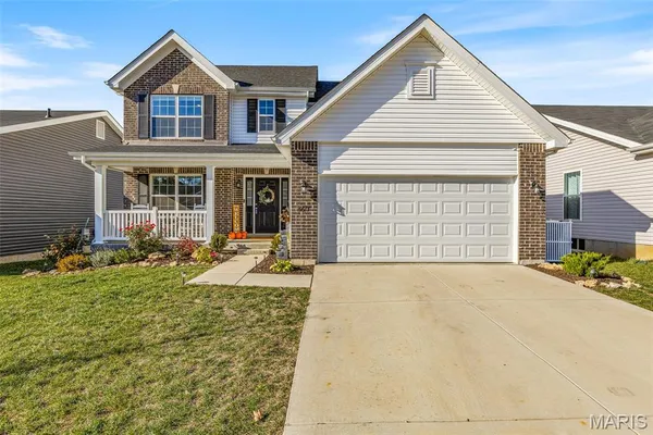 $379,900 | 5617 Sun Bear Drive, House Springs, MO 63051