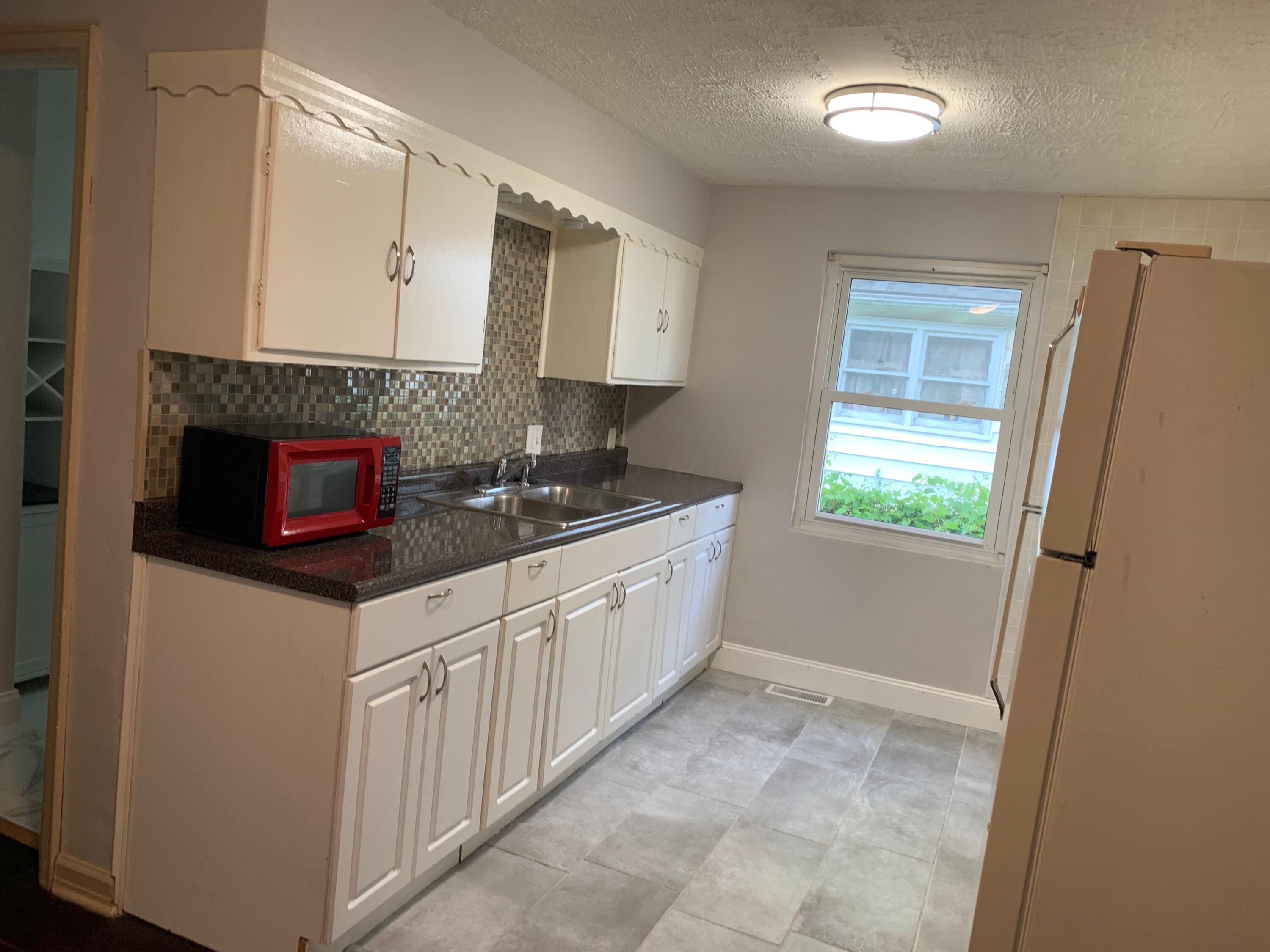 303 Derrer Road Columbus, OH 43204 - Photo 4 of 10 3