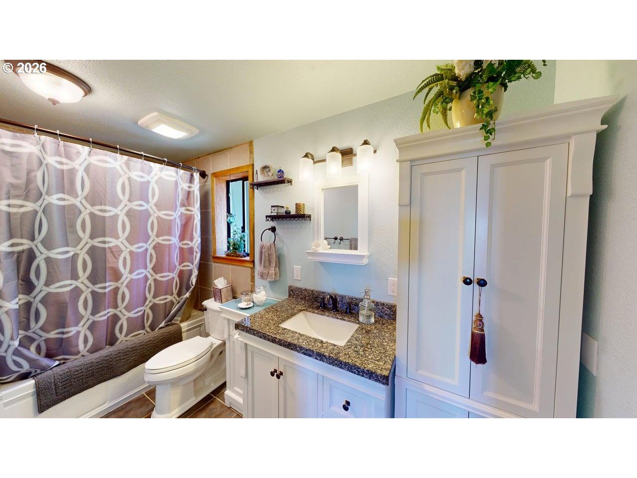 27840 Thimbleberry Road Gold Beach, OR 97444 - Photo 22 of 43 Owner's Suite Bathroom