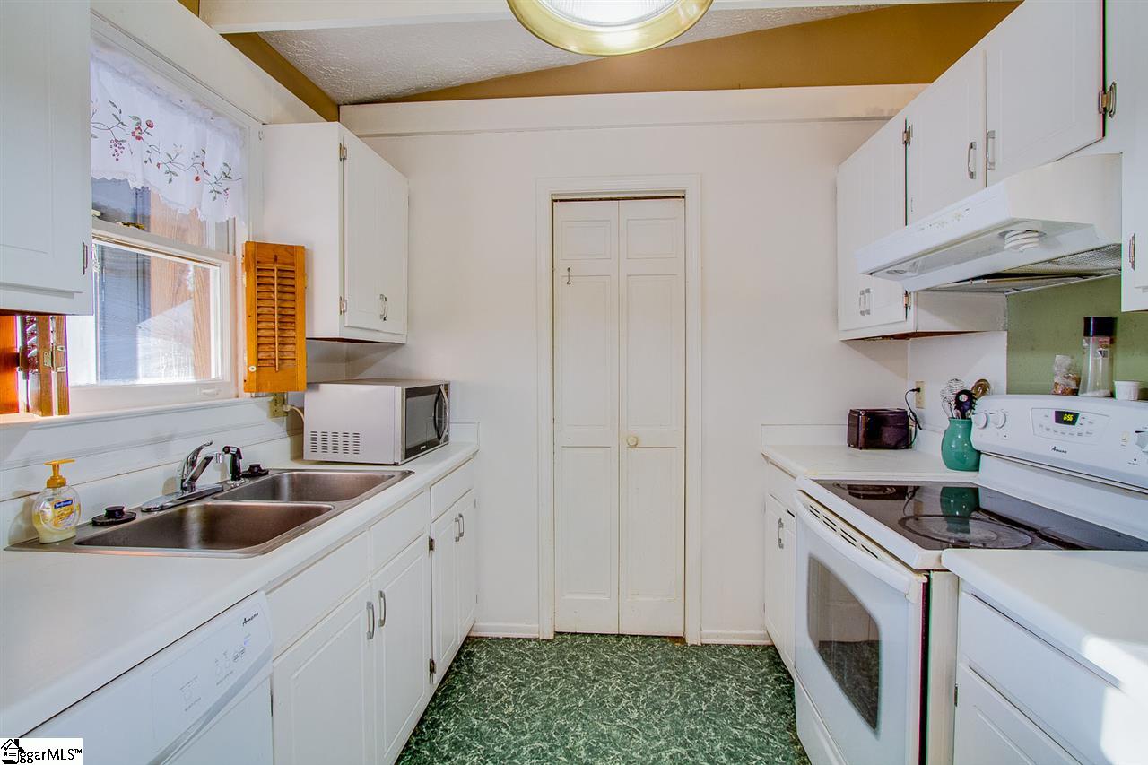 222 Piedmont Golf Course Road Piedmont, SC 29673 - Photo 6 of 16 Gallery Image 6