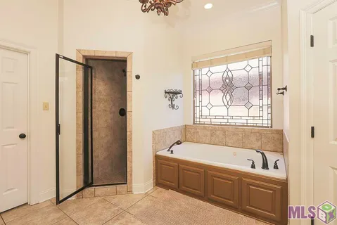 $725,000 | 36448 Lake Bend Avenue, Prairieville, LA 70769