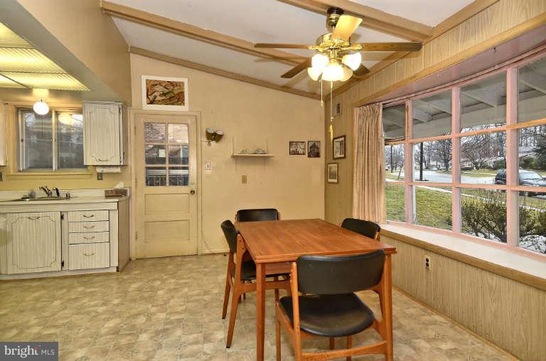 11702 Fulham Street Silver Spring, MD 20902 - Photo 11 of 30 Breakfast Room
