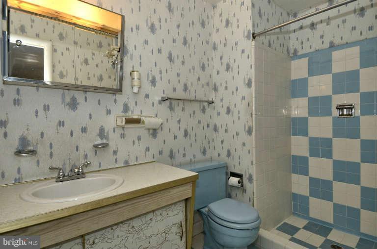 11702 Fulham Street Silver Spring, MD 20902 - Photo 14 of 30 Bath (Master)