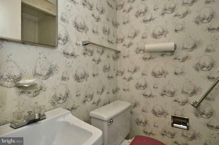 11702 Fulham Street Silver Spring, MD 20902 - Photo 25 of 30 Bath 3