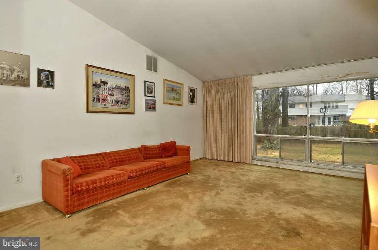 11702 Fulham Street Silver Spring, MD 20902 - Photo 6 of 30 Living Room View 1