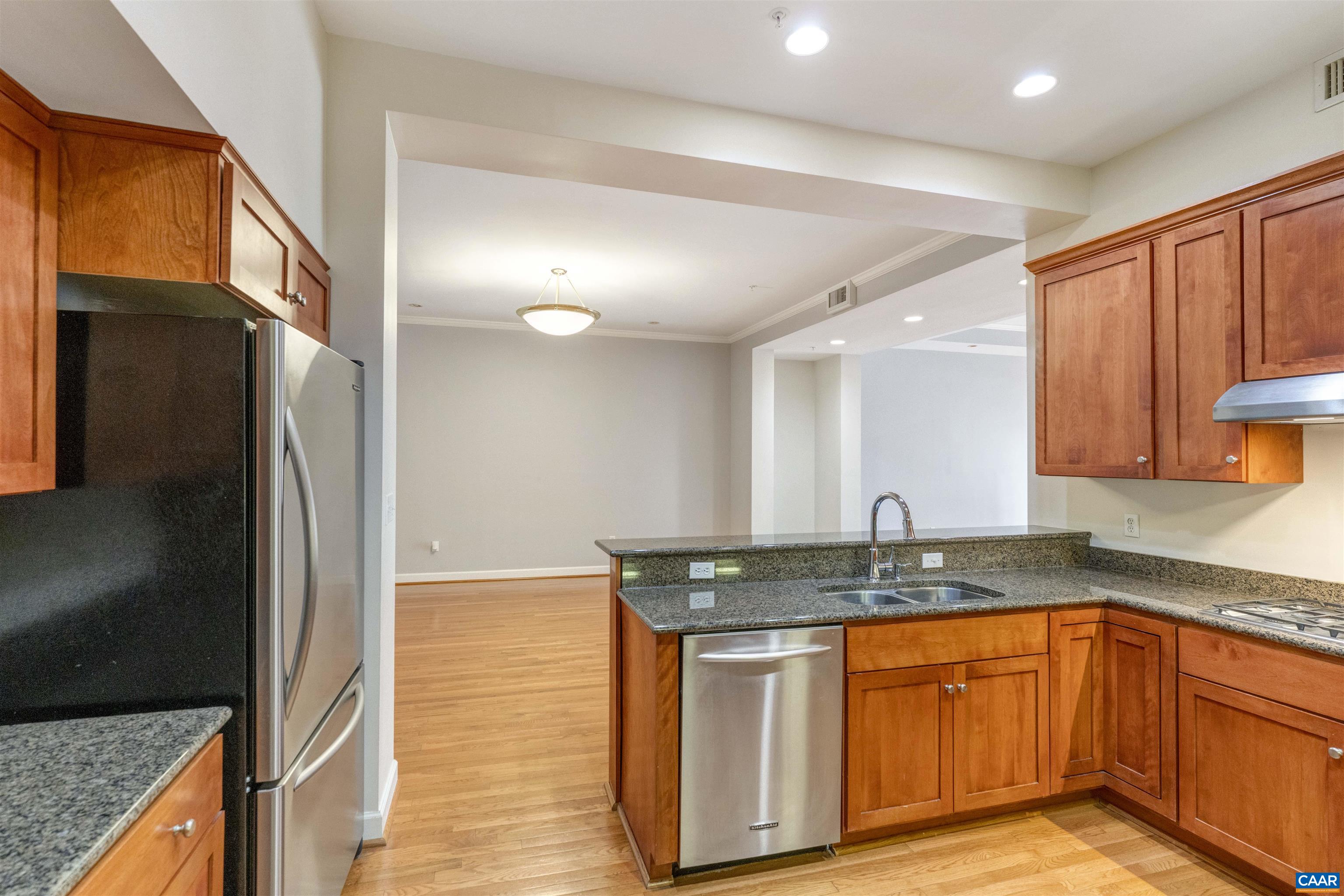 112 5th Street Southeast, Unit 3D RENTAL Charlottesville, VA 22902 - Photo 11 of 33