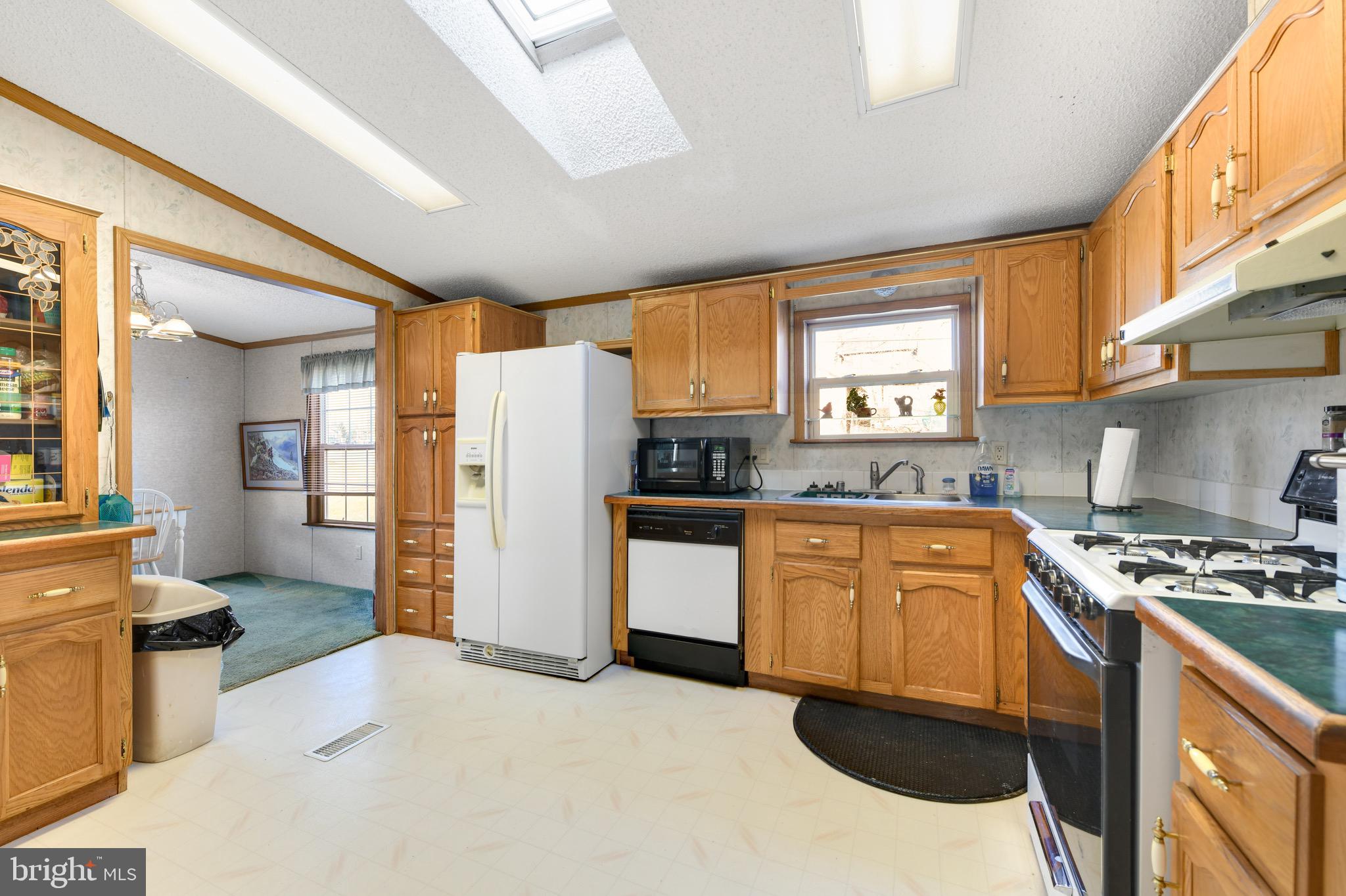 306 Centerport Road Mohrsville, PA 19541 - Photo 13 of 34