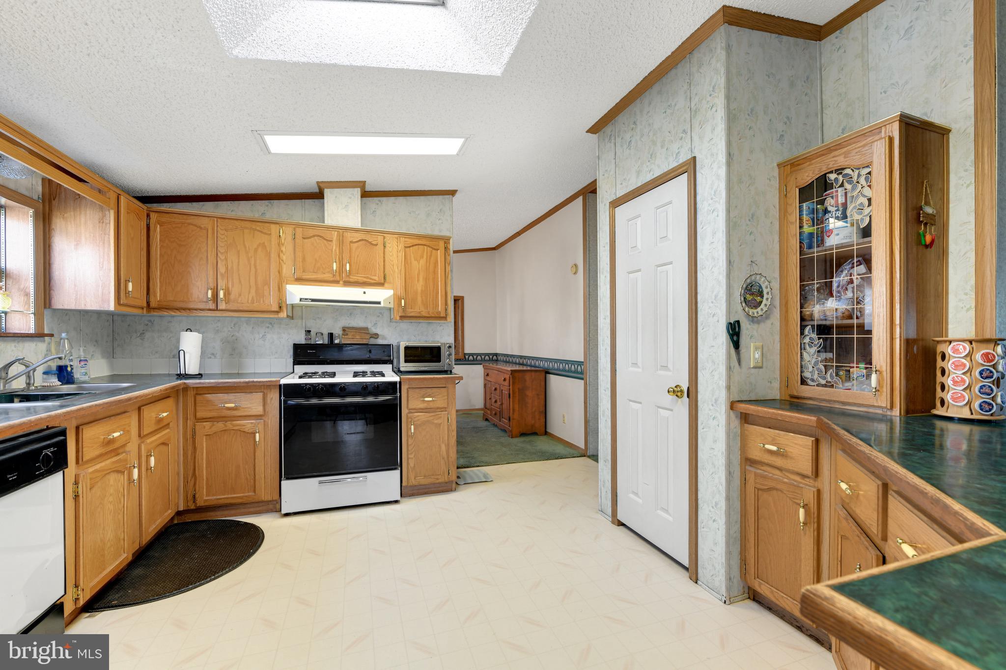 306 Centerport Road Mohrsville, PA 19541 - Photo 14 of 34