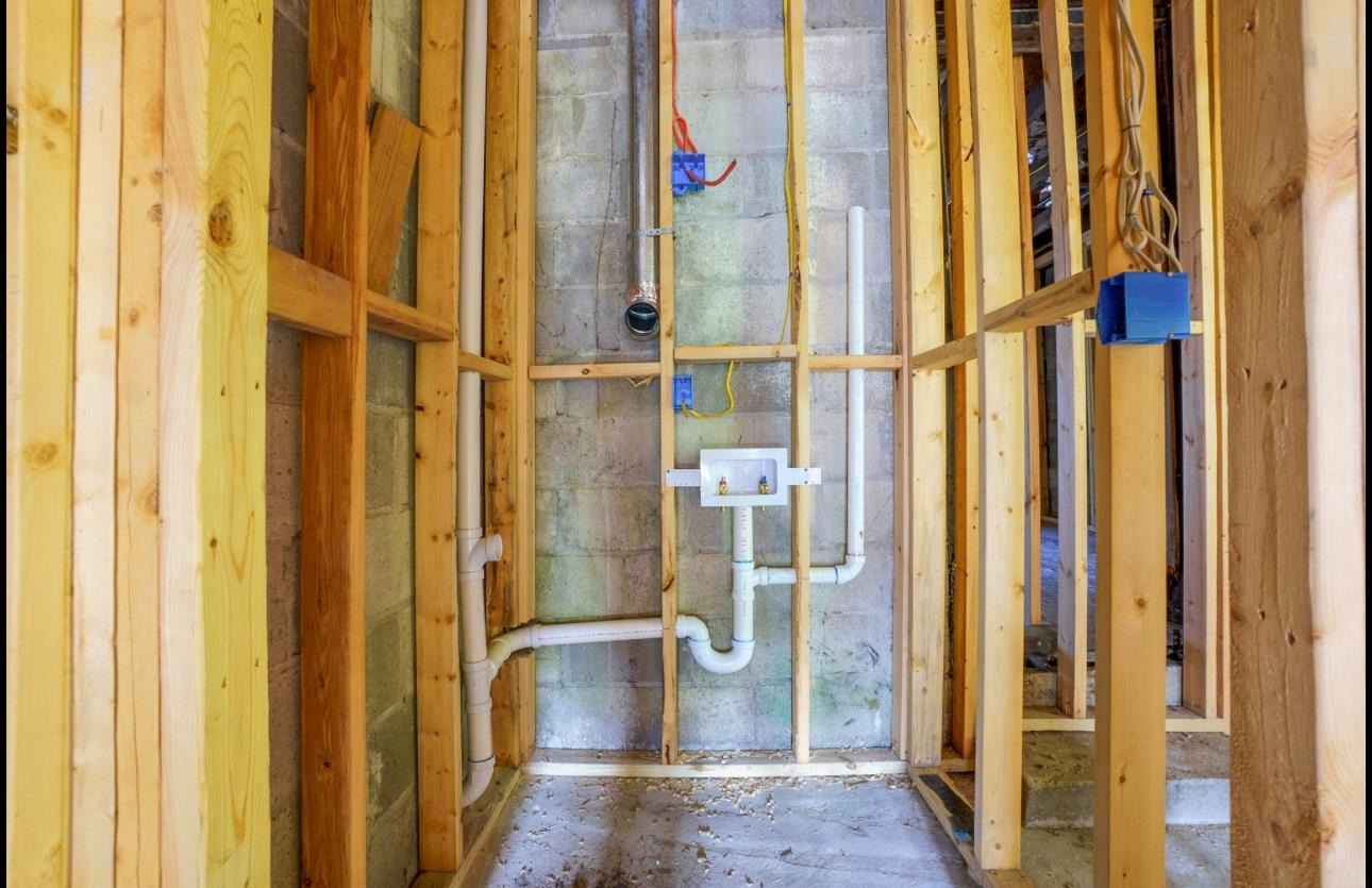 2180 Henrietta Road Memphis, TN 38134 - Photo 13 of 17 View of bathroom