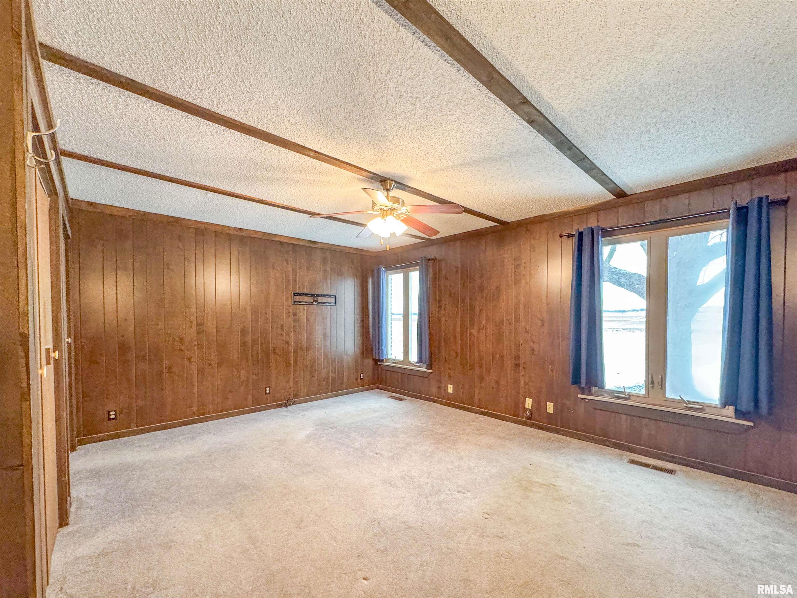 1425 Spring Bay Road East Peoria, IL 61611 - Photo 15 of 67 Gallery Image 15