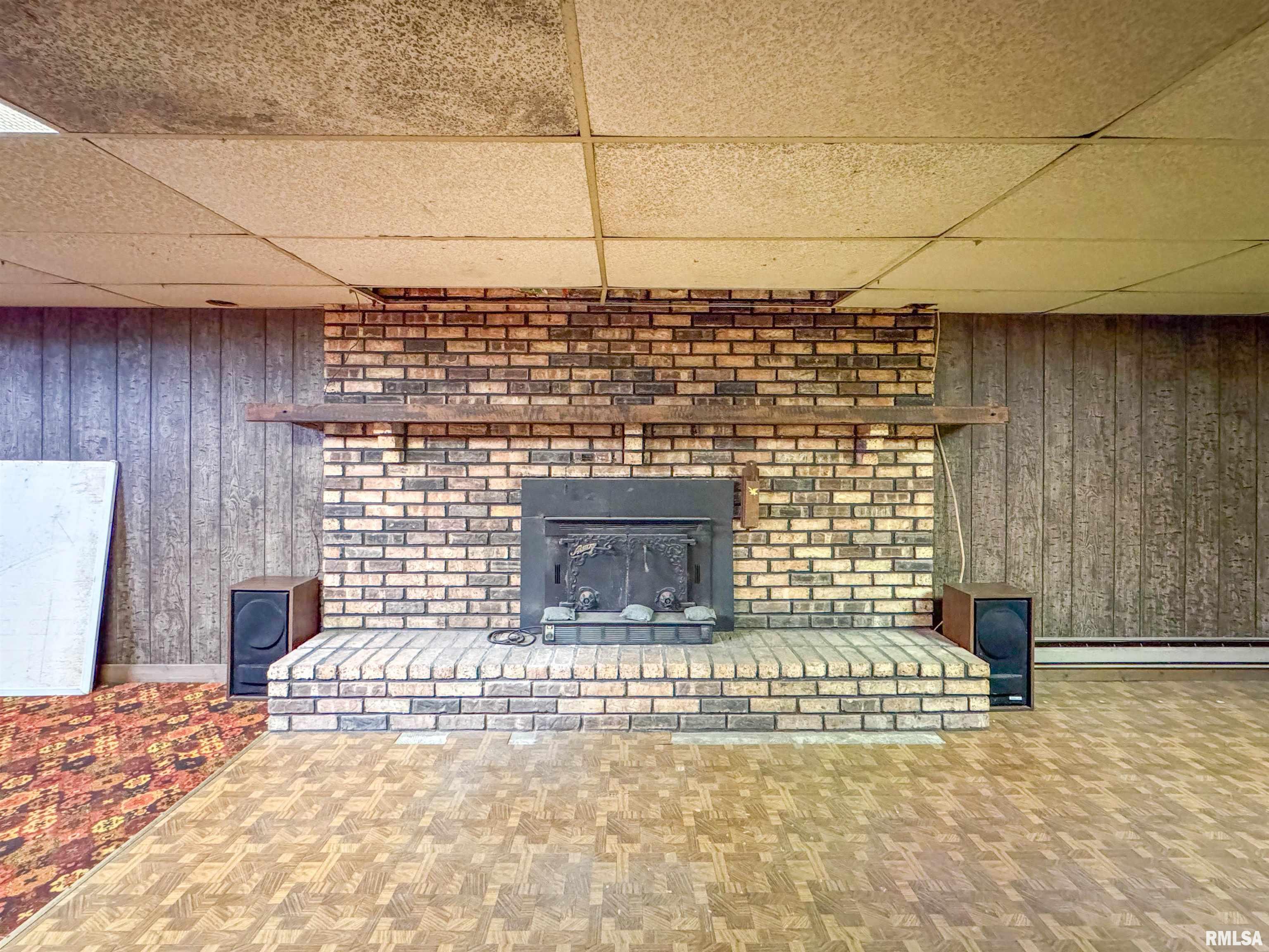 1425 Spring Bay Road East Peoria, IL 61611 - Photo 32 of 67 Gallery Image 32