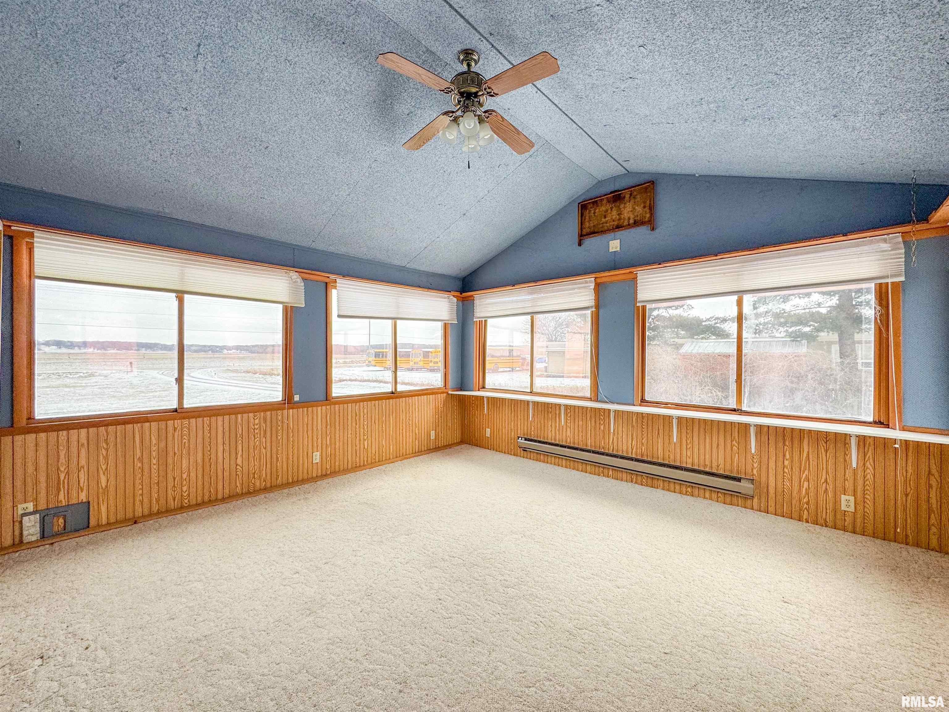 1425 Spring Bay Road East Peoria, IL 61611 - Photo 5 of 67 Gallery Image 5