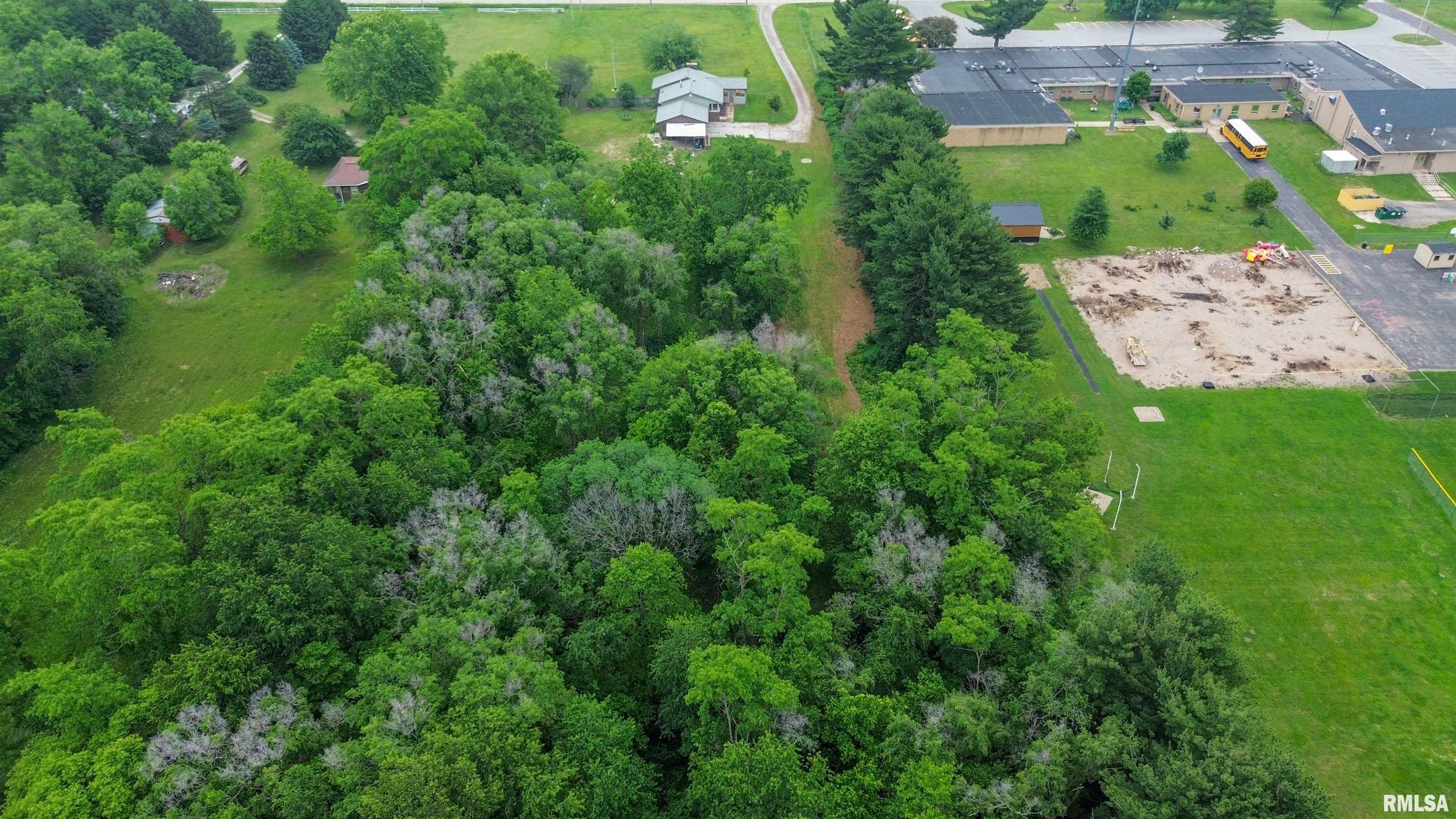 1425 Spring Bay Road East Peoria, IL 61611 - Photo 63 of 67 Gallery Image 63