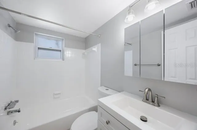 $1,695 | 6810 Park Street South, Unit 16, South Pasadena, FL 33707