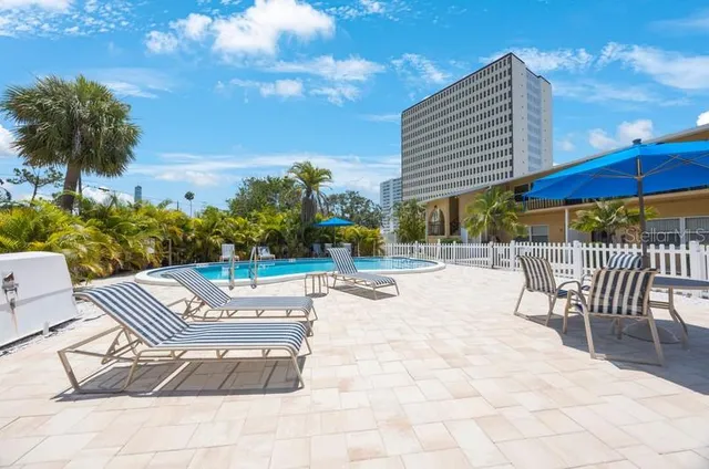 $1,695 | 6810 Park Street South, Unit 16, South Pasadena, FL 33707