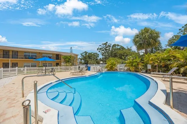 $1,695 | 6810 Park Street South, Unit 16, South Pasadena, FL 33707