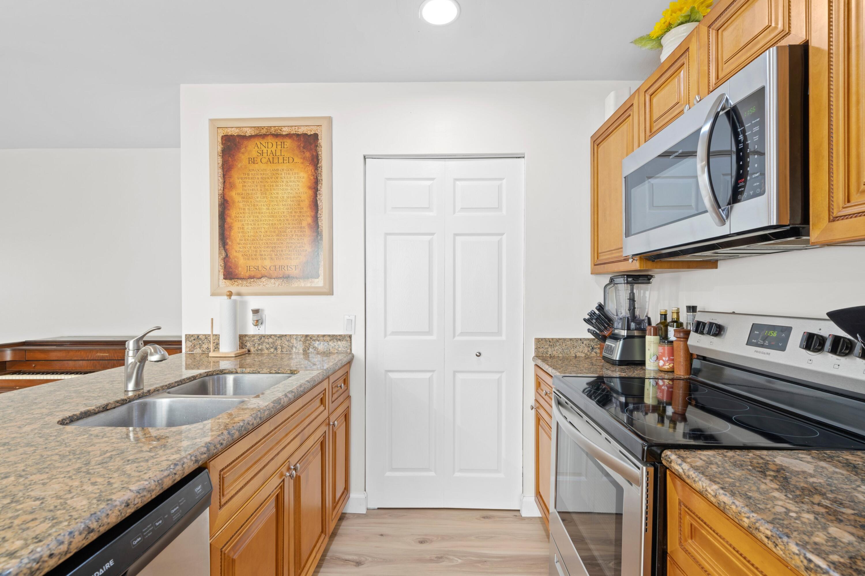 22350 Pineapple Walk Drive Boca Raton, FL 33433 - Photo 6 of 20 DSC07310.jpg-SMALL