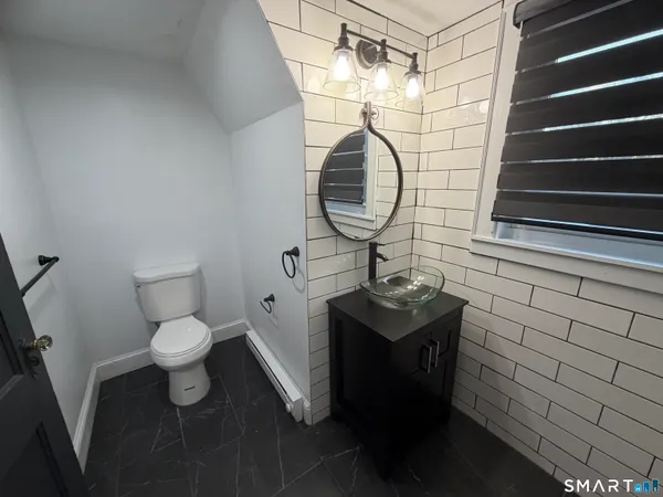 $1,800 | 3 Park Avenue, Bloomfield, CT 06002