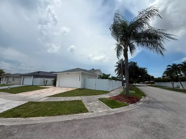 $4,000 | 14305 Southwest 182nd Terrace, Miami, FL 33177