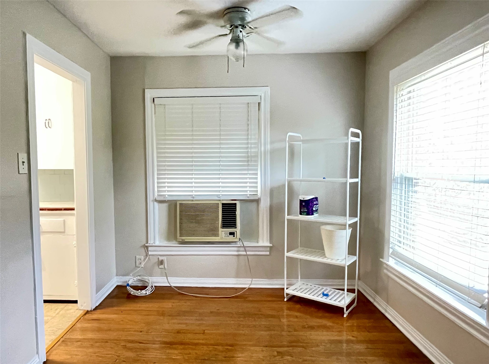 1502 Elmen Street, Unit 4 Houston, TX 77019 - Photo 4 of 9 Still has a designated dining room space