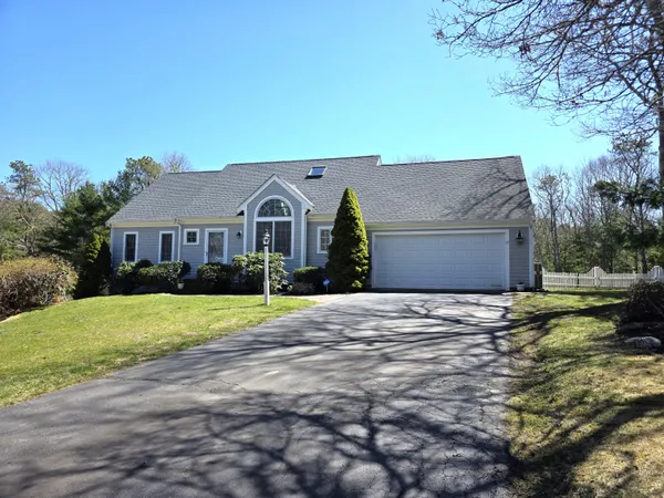 $1,199,000 | 31 Falling Leaf Lane, Osterville, MA 02655