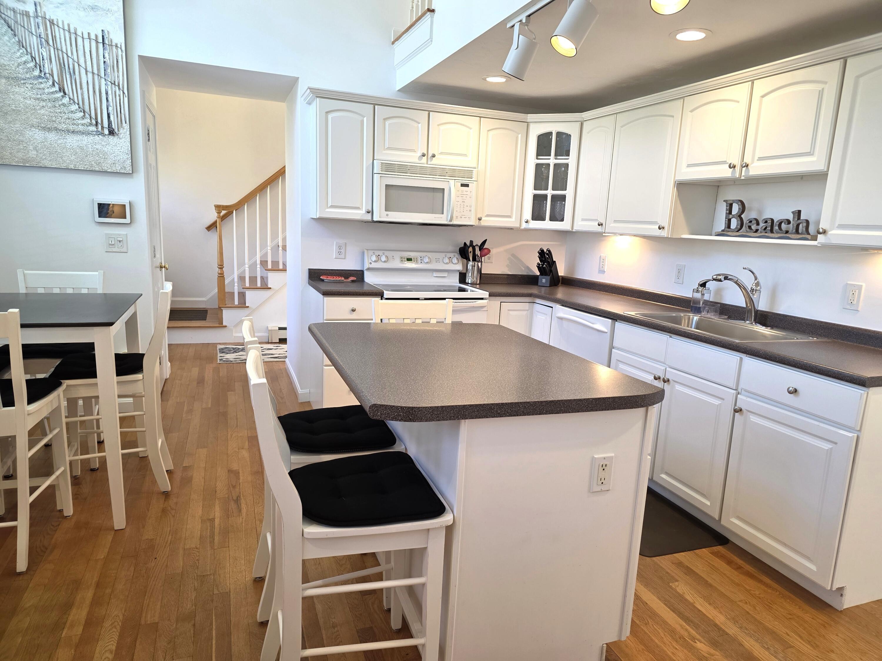 31 Falling Leaf Lane Osterville, MA 02655 - Photo 6 of 45 20260408_124723