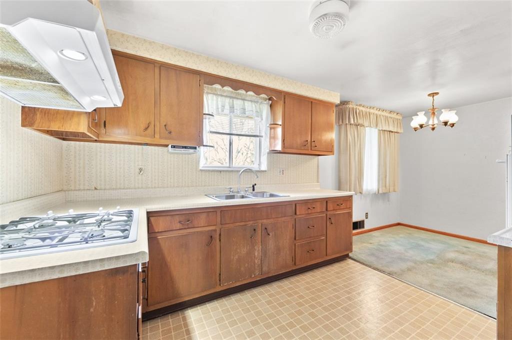 206 South Thompson Irwin, PA 15642 - Photo 15 of 33