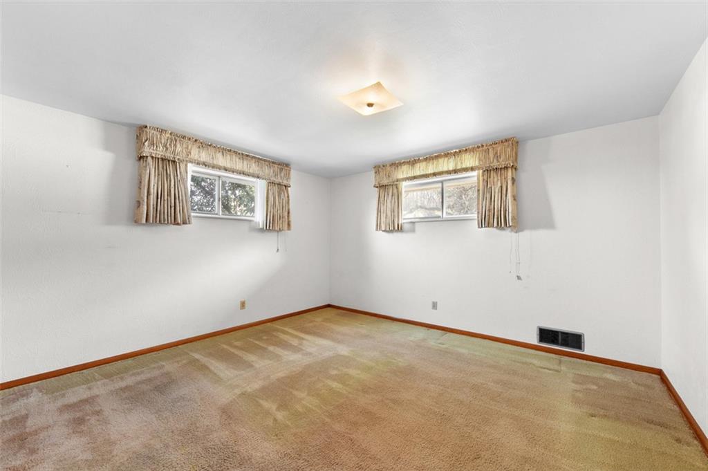 206 South Thompson Irwin, PA 15642 - Photo 21 of 33