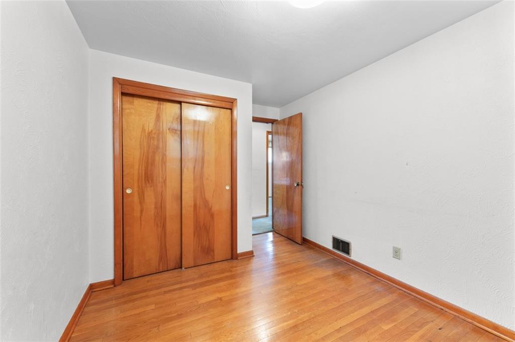 206 South Thompson Irwin, PA 15642 - Photo 24 of 33