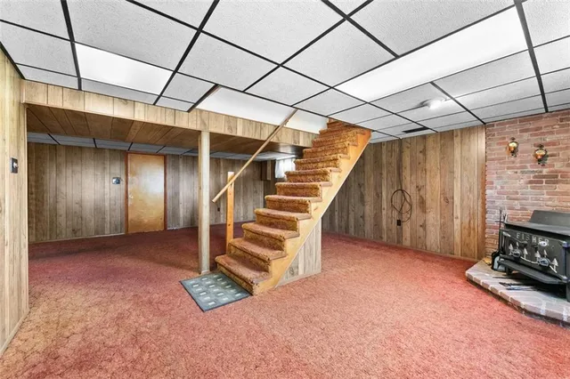 a view of entryway and hall