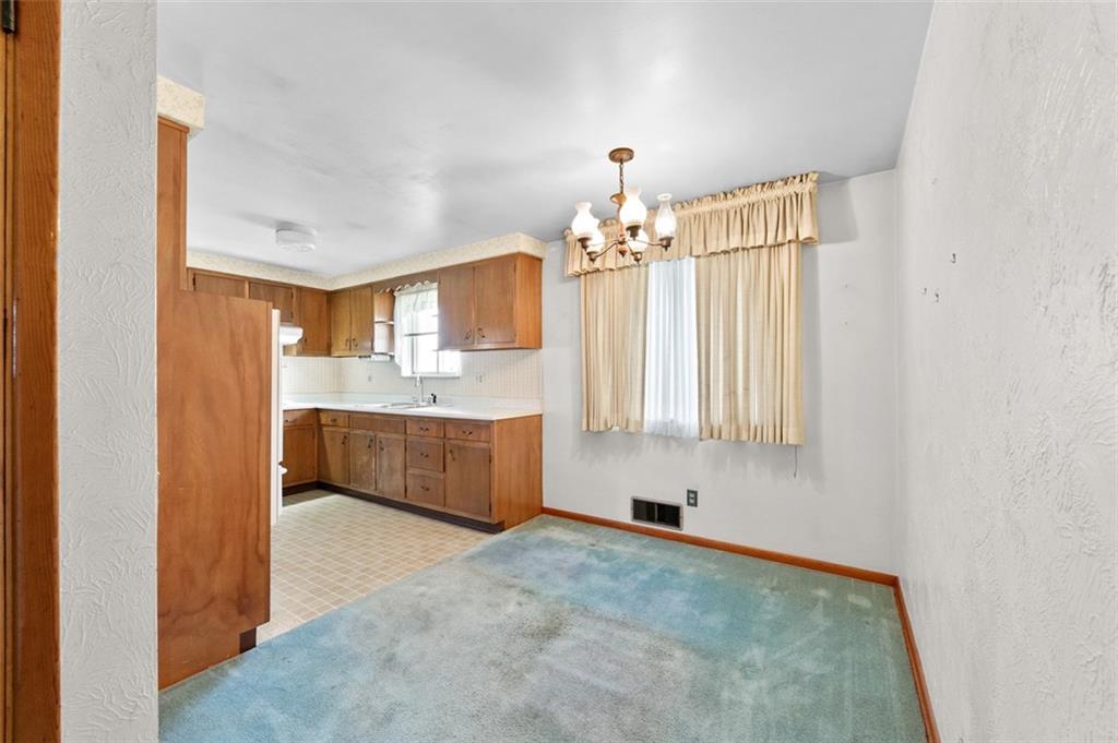 206 South Thompson Irwin, PA 15642 - Photo 10 of 33