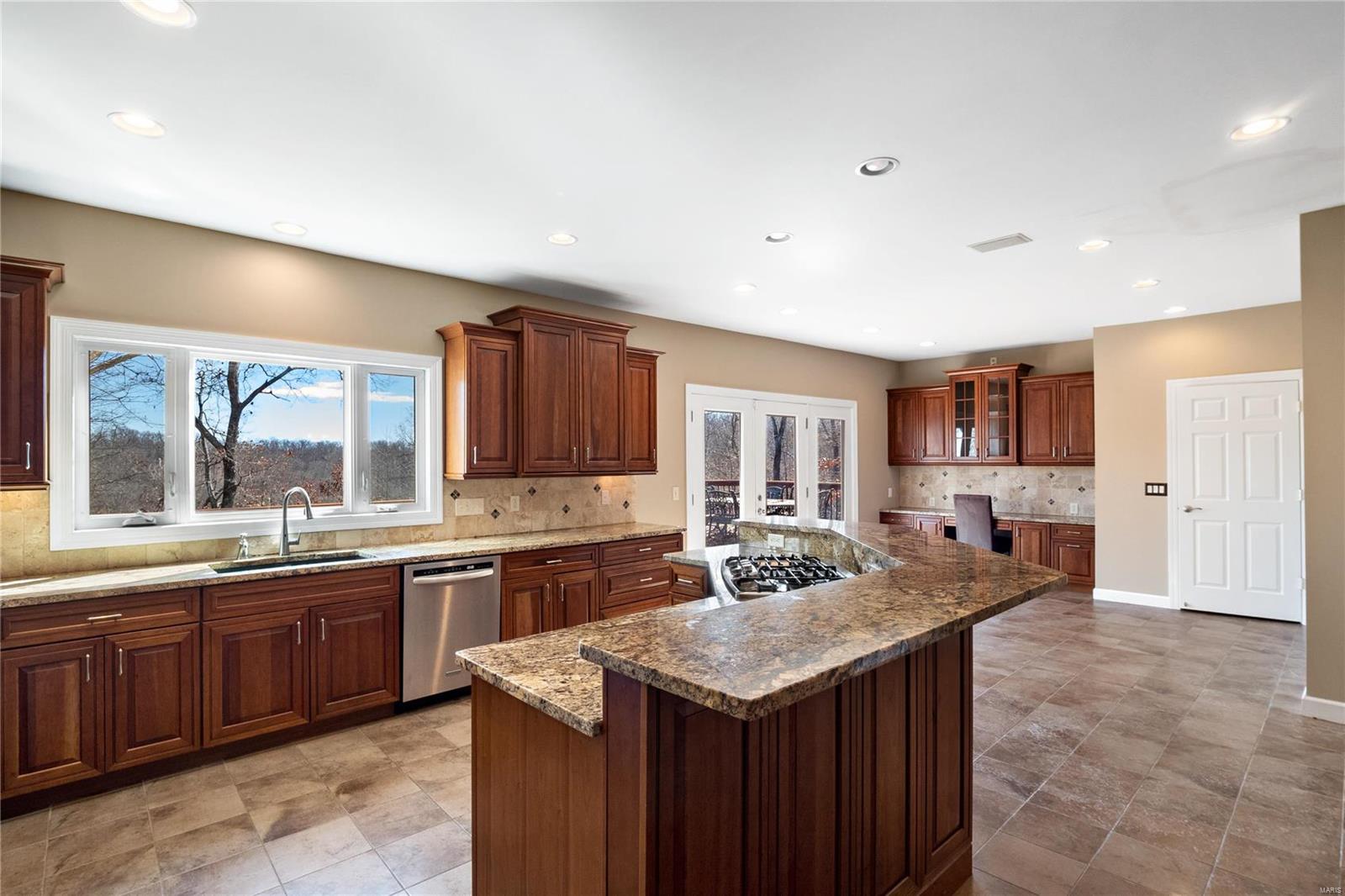 3864 Ridgefield Farms Drive Defiance, MO 63341 - Photo 9 of 56 Gallery Image 9