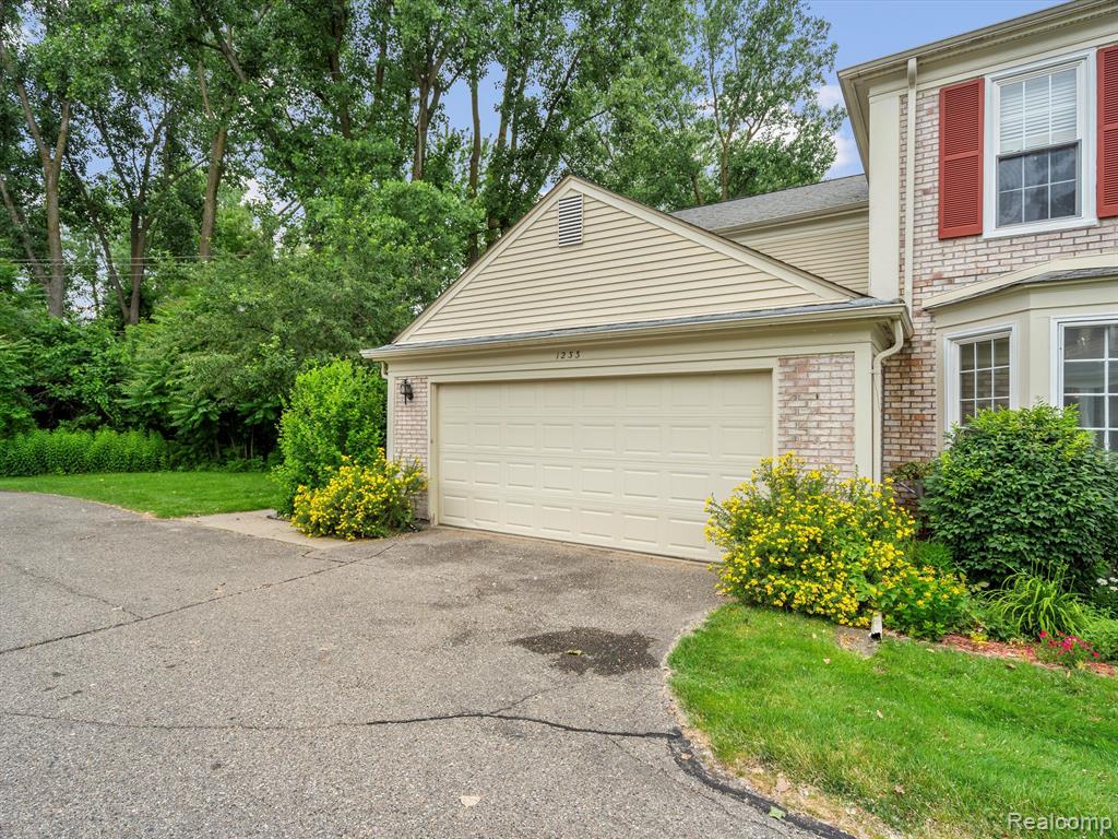1233 Candlestick Lane Rochester Hills, MI 48306 - Photo 6 of 42