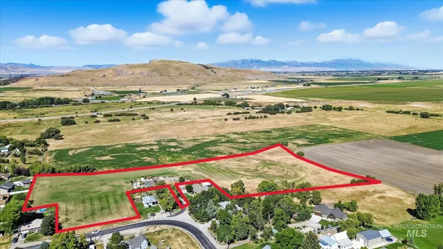 $630,000 | 300 North E And 2nd Street, Franklin, ID 83237