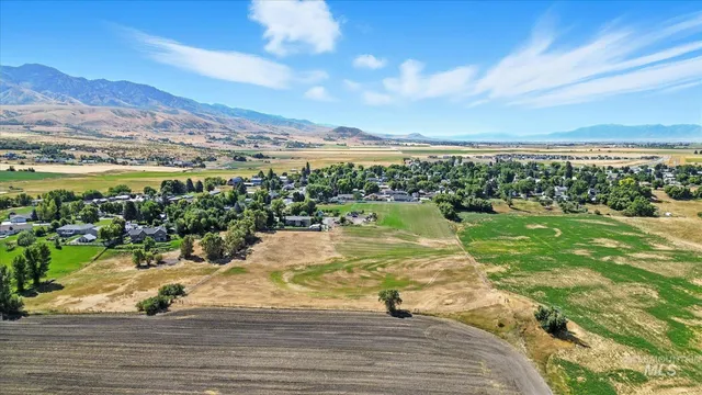 $630,000 | 300 North E And 2nd Street, Franklin, ID 83237