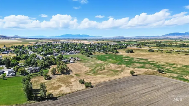 $630,000 | 300 North E And 2nd Street, Franklin, ID 83237