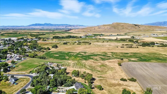 $630,000 | 300 North E And 2nd Street, Franklin, ID 83237
