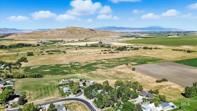 $630,000 | 300 North E And 2nd Street, Franklin, ID 83237