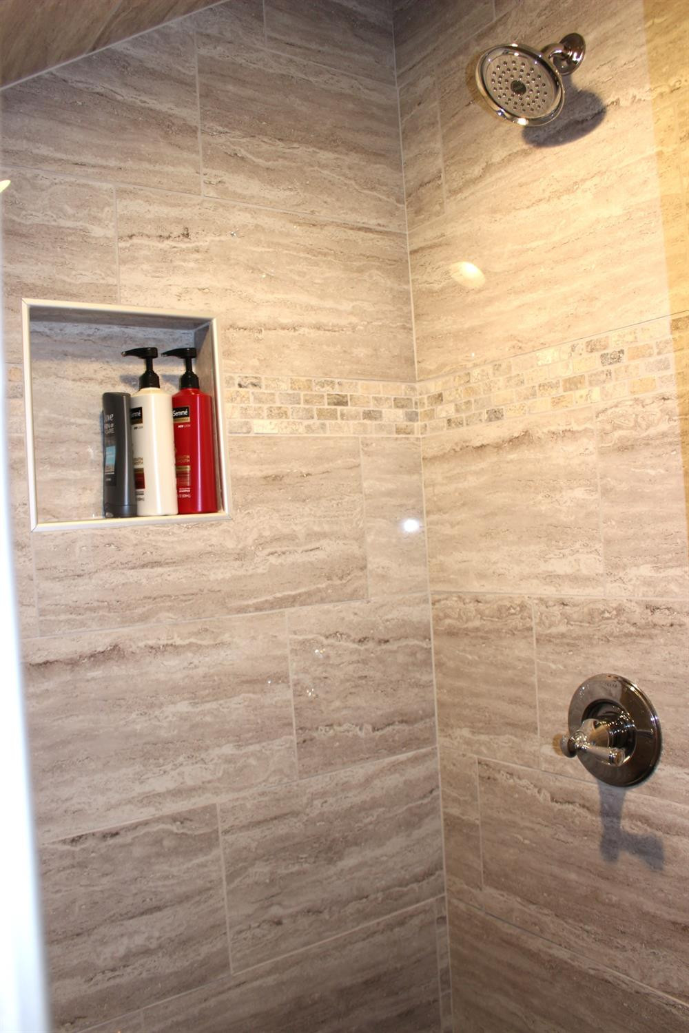 113 North Talley Avenue Happy, TX 79042 - Photo 27 of 34 a bathroom with a shower