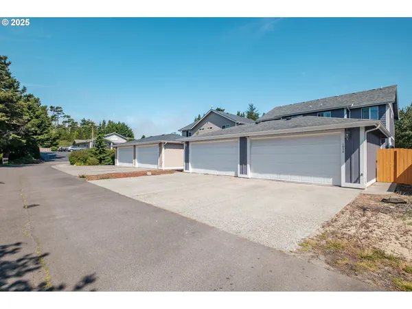 $635,000 | 1036 9th Street, Florence, OR 97439