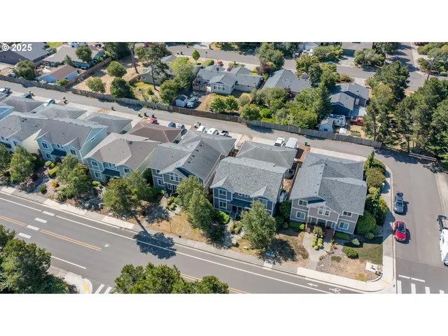 $635,000 | 1036 9th Street, Florence, OR 97439