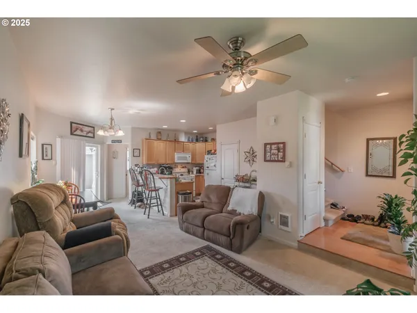 $635,000 | 1036 9th Street, Florence, OR 97439