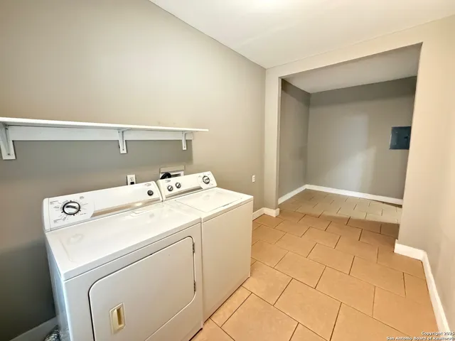 $900 | 1511 West Ashby Place, Unit 1, San Antonio, TX 78201