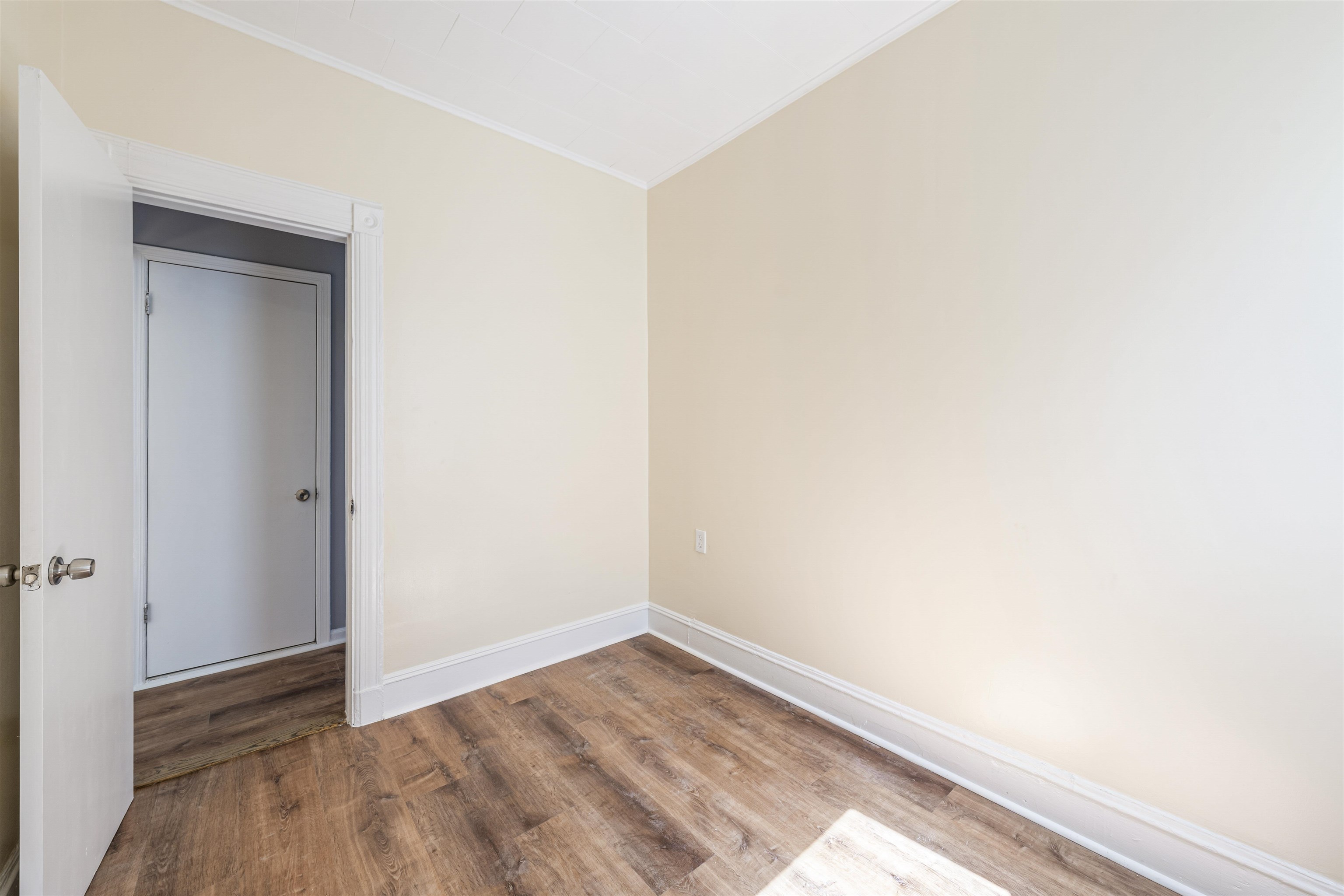 816 20th Street Union City, NJ 07087 - Photo 14 of 15 a view of an empty room