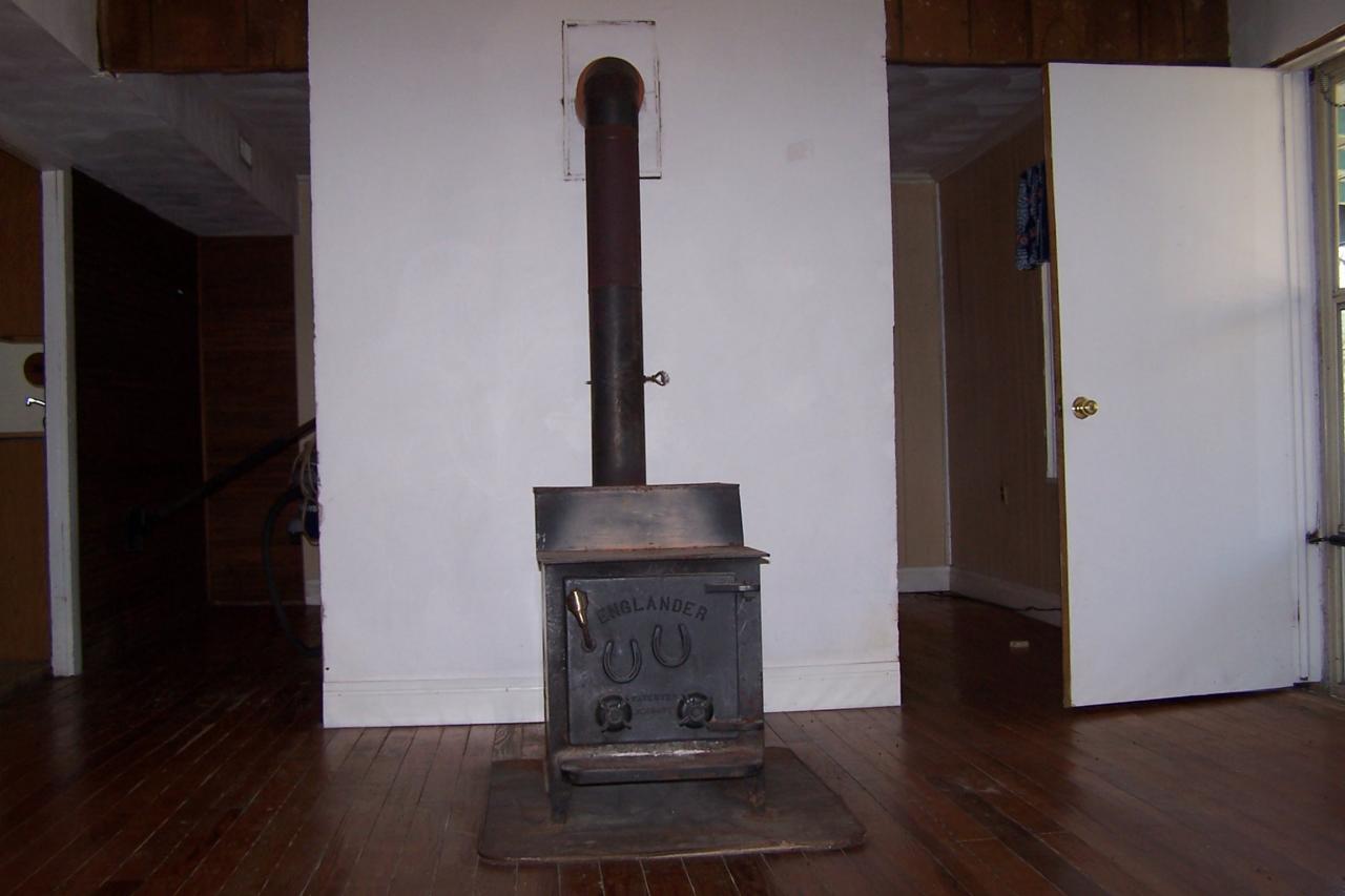 588 Grannys Branch Road New Castle, VA 24127 - Photo 6 of 13 a view of entryway with wooden floor