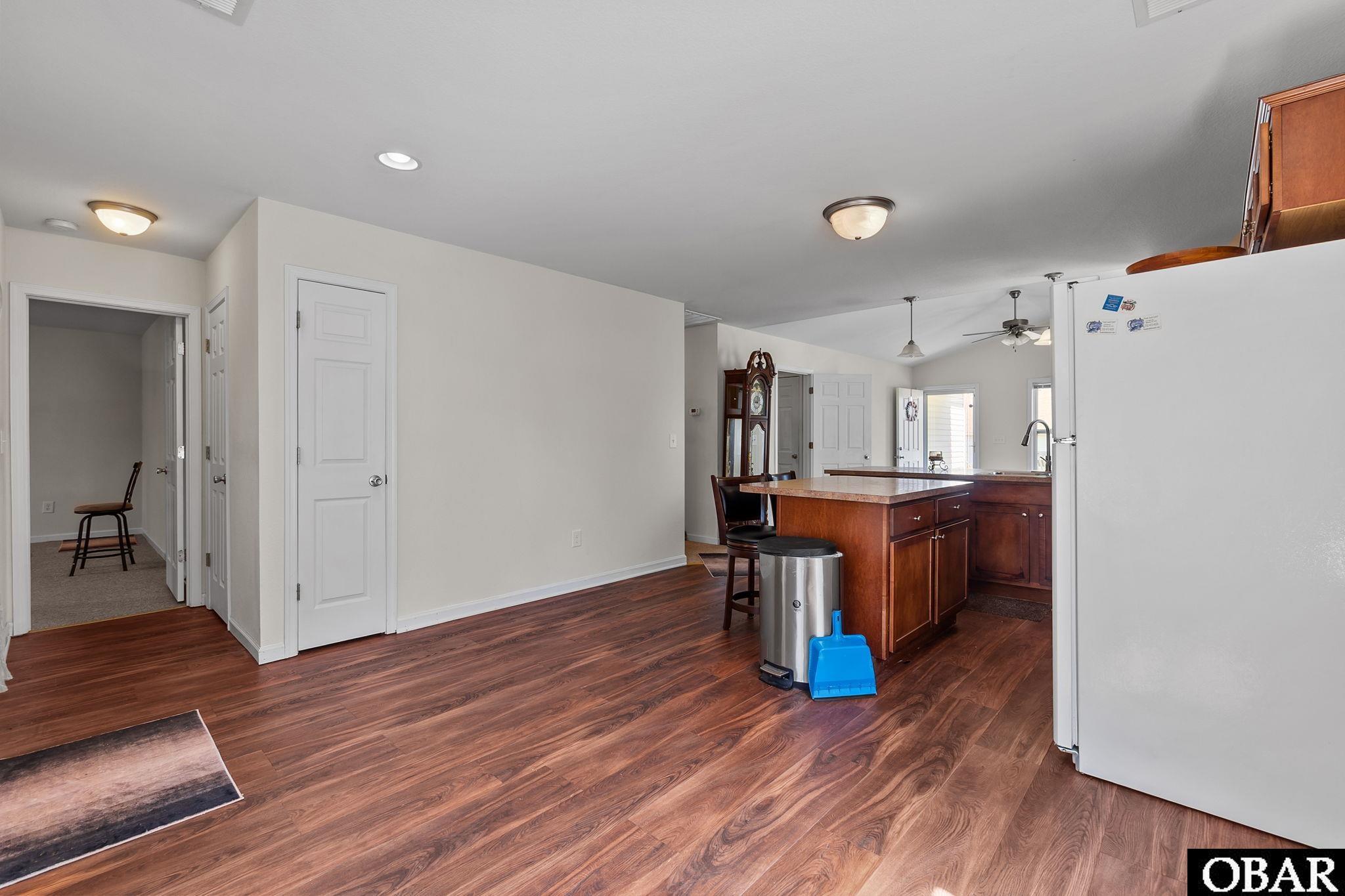 718 George Howe Street Manteo, NC 27954 - Photo 8 of 28 Kitchen & Dining