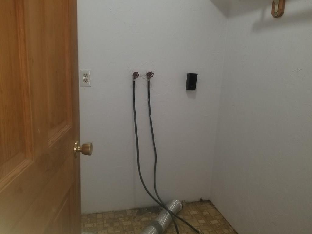 42 Bushy Lane Rutland, MA 01543 - Photo 13 of 31 a bathroom with a shower