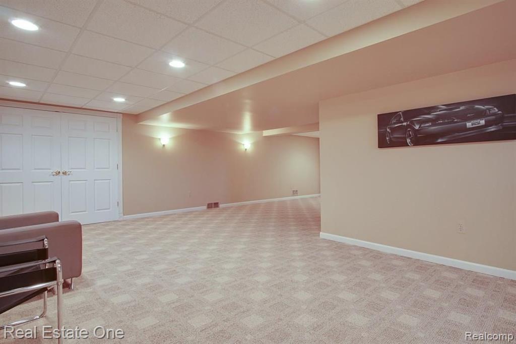 4585 Chatford Court Rochester, MI 48306 - Photo 21 of 32
