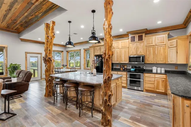 $997,777 | 409 Brindley Road, Maypearl, TX 76064