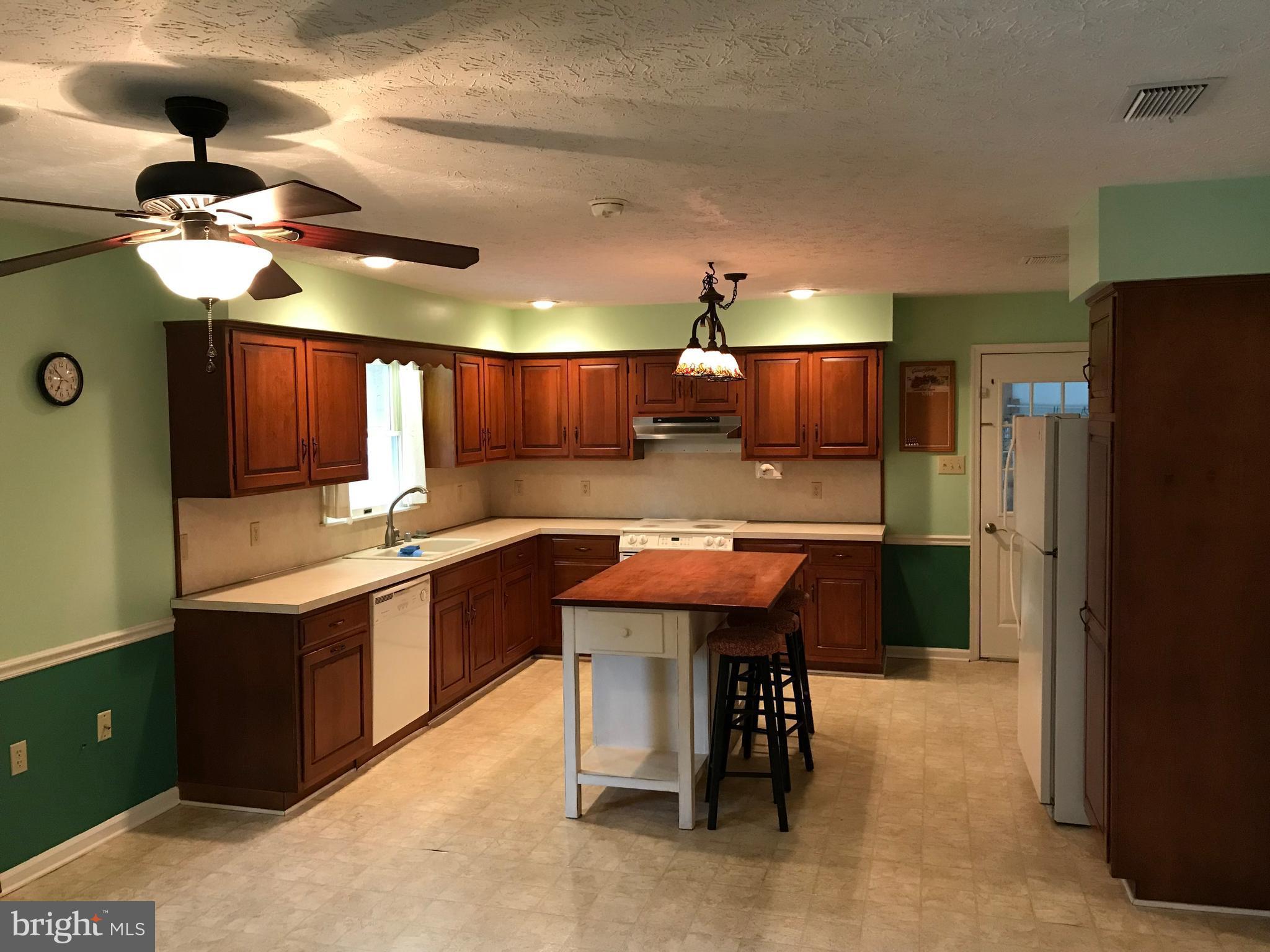 109 Russelcroft Road Winchester, VA 22601 - Photo 14 of 30 Kitchen